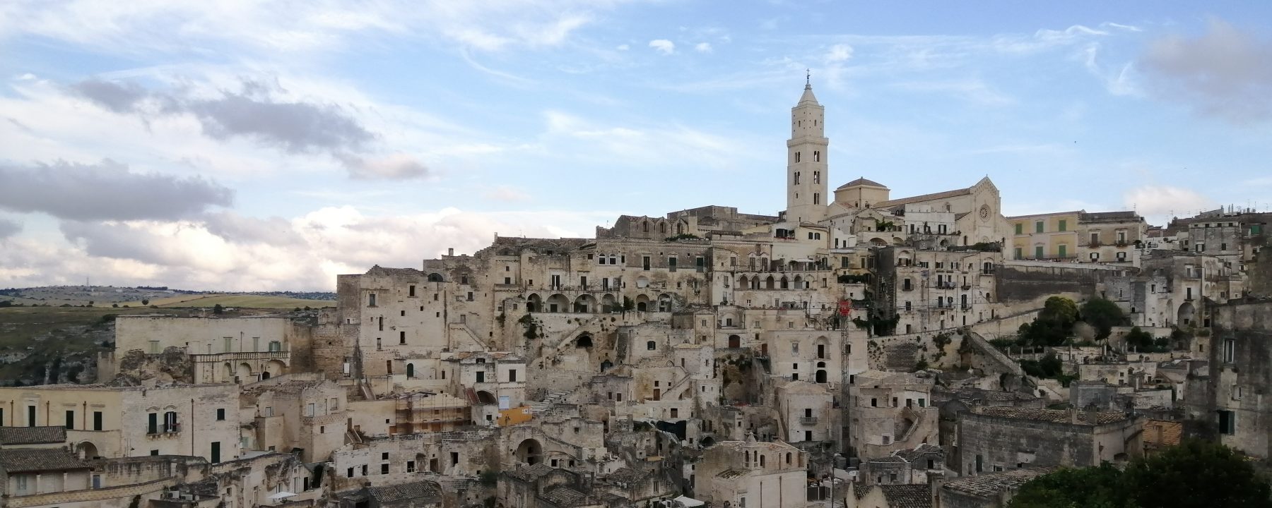 Il magnifico skyline dei Sassi di Matera durante un pomeriggio in Basilicata