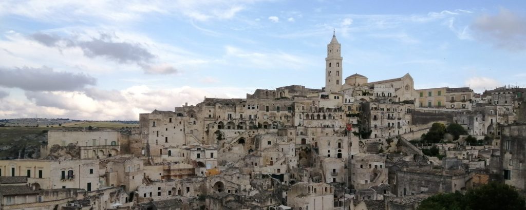 Il magnifico skyline dei Sassi di Matera durante un pomeriggio in Basilicata