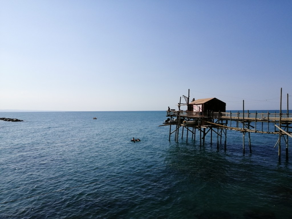 Trabucco di Termoli affacciato sul Mar Adriatico, Molise