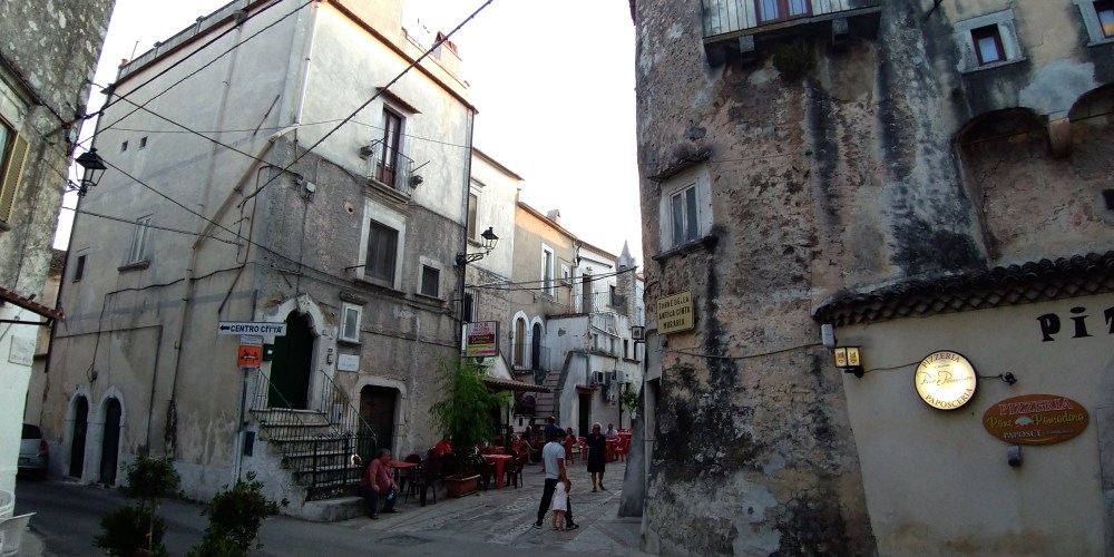 Uno scorcio delle case presenti nel centro storico di Vico del Gargano, Puglia