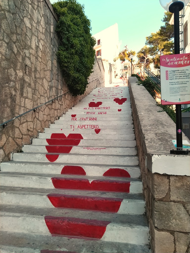 La scala dell'amore di Vieste dedicata alla leggenda di Cristalda e Pizzomunno, Vieste, Puglia