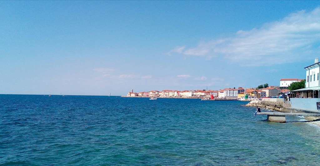 Il borgo di Pirano che si protende sul mare, Slovenia
