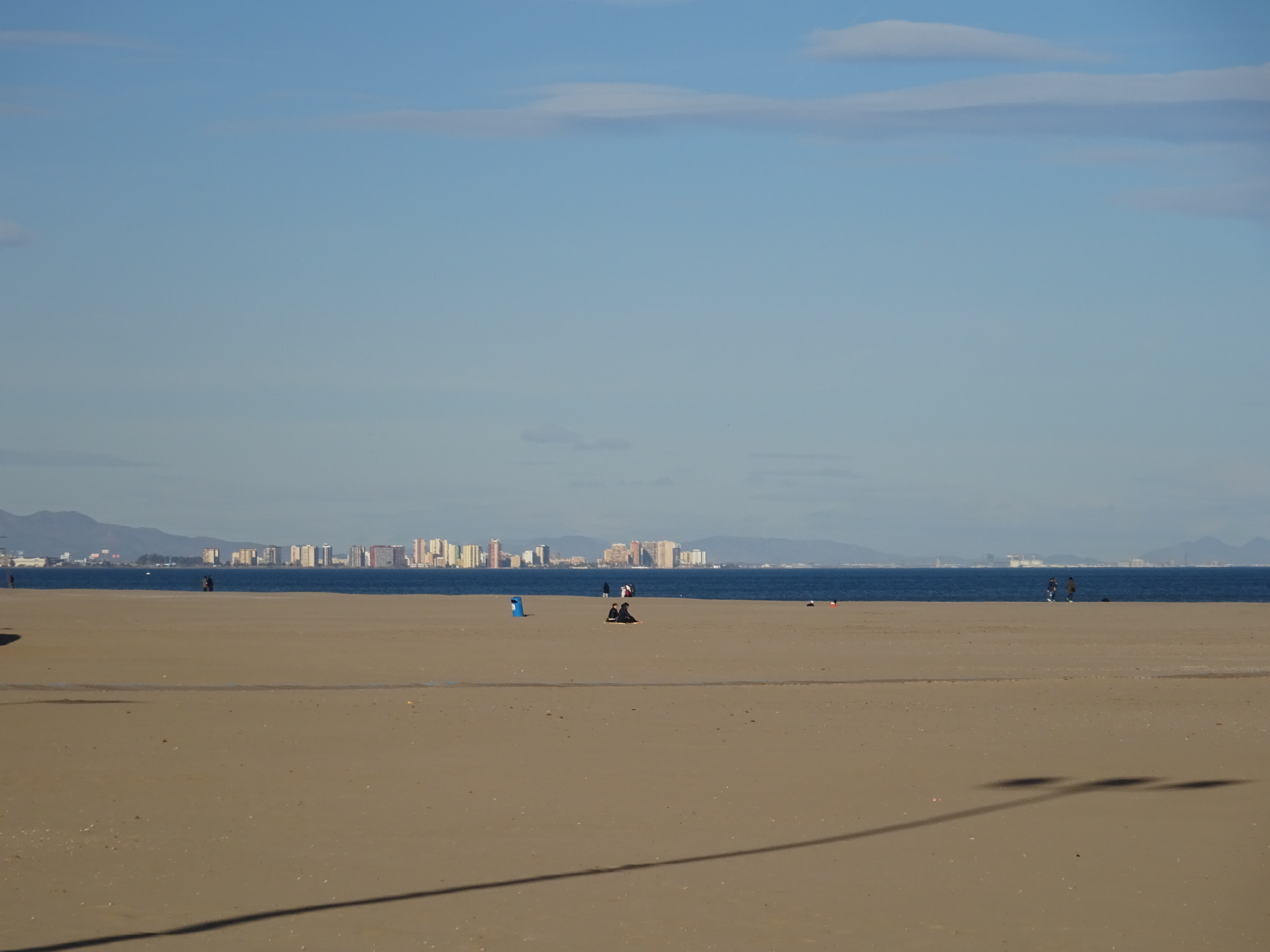 La spiaggia di Valencia con il Mediterraneo, Spagna