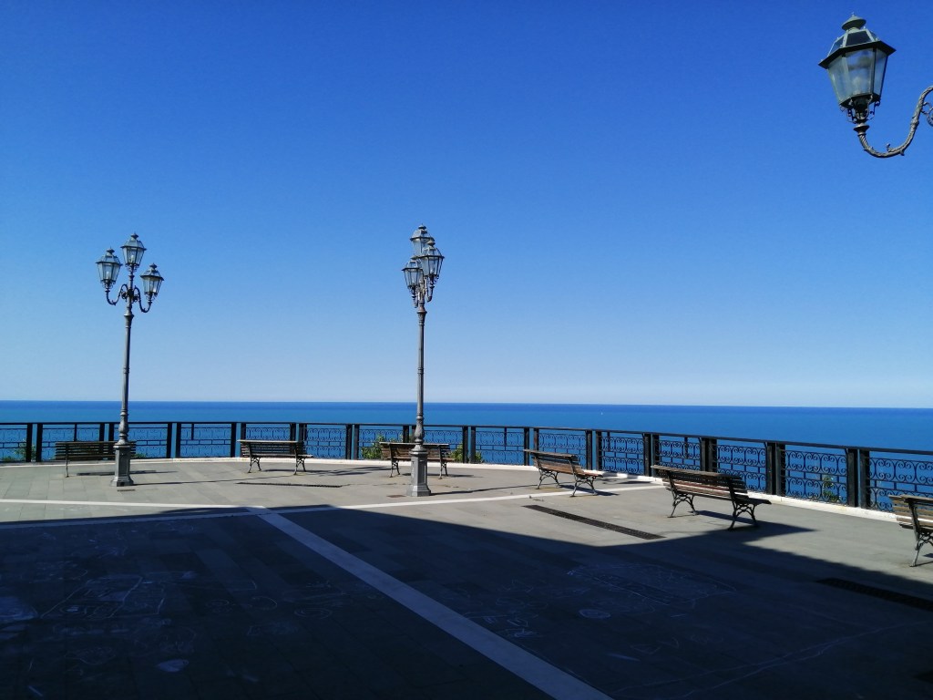 Il Belvedere Marconi a San Vito Chietino, in Abruzzo, Italia