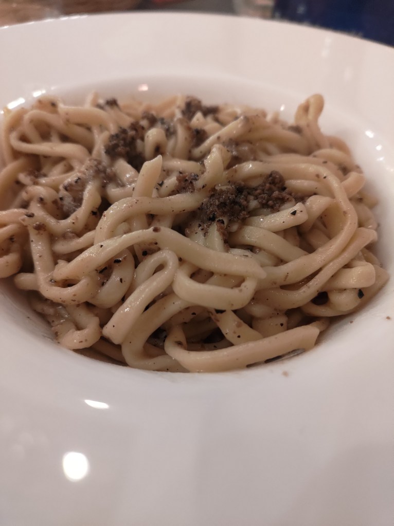 Un piatto di ciriole al tartufo nero a Terni, in Umbria