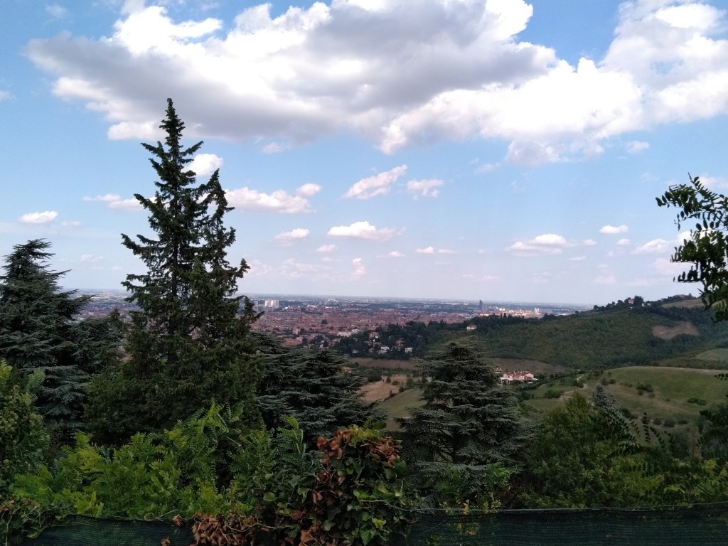 Il centro di Bologna visto dai Portici di San Luca, Emilia Romagna 