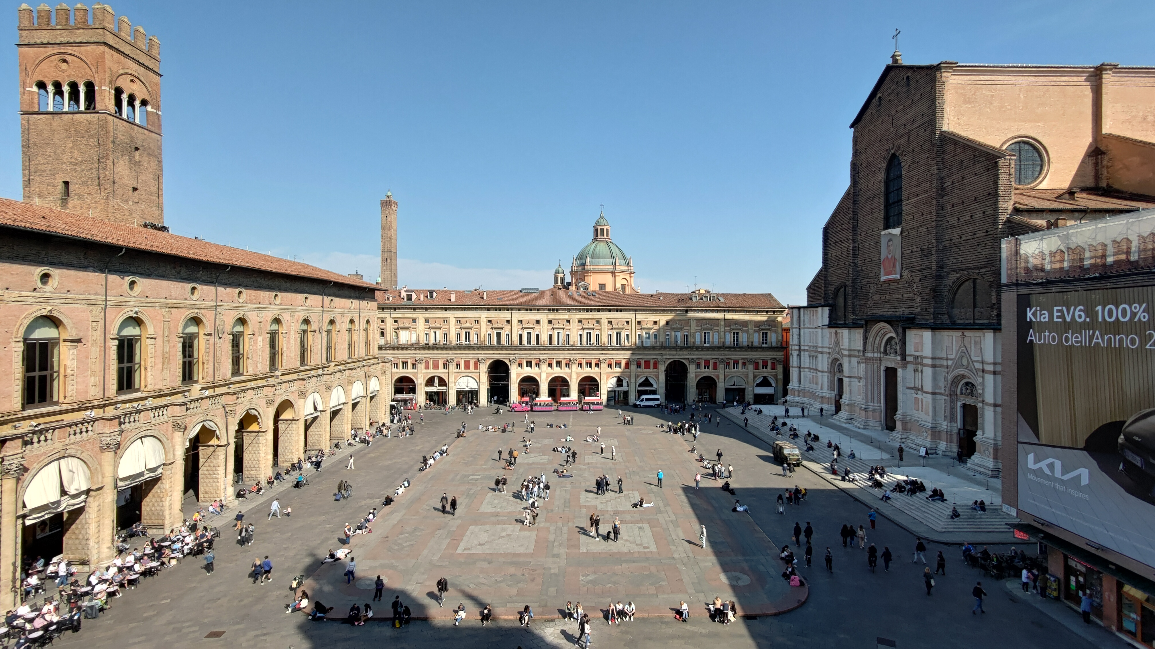 Vista dal Palazzo Comunale di Piazza Maggiore a Bologna