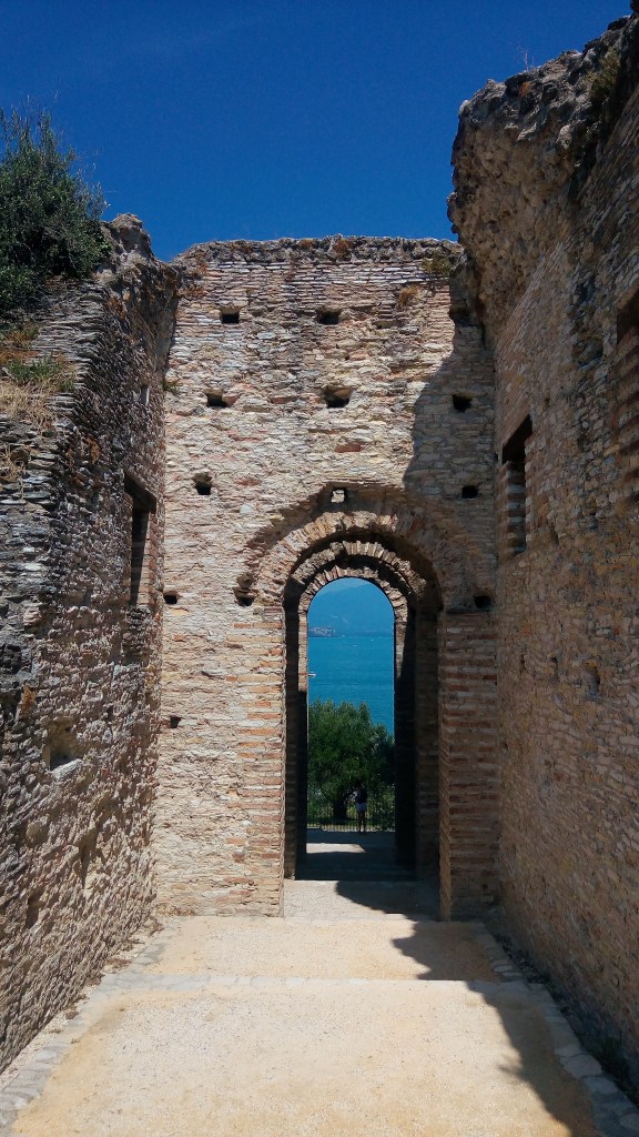 Particolare delle Grotte di Catullo a Sirmione, sul Lago di Garda, in Lombardia