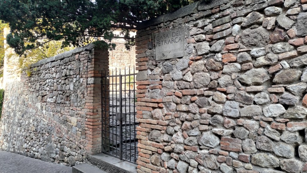 Casa di Petrarca a Arquà Petrarca, nei Colli Euganei, in Veneto, Italia