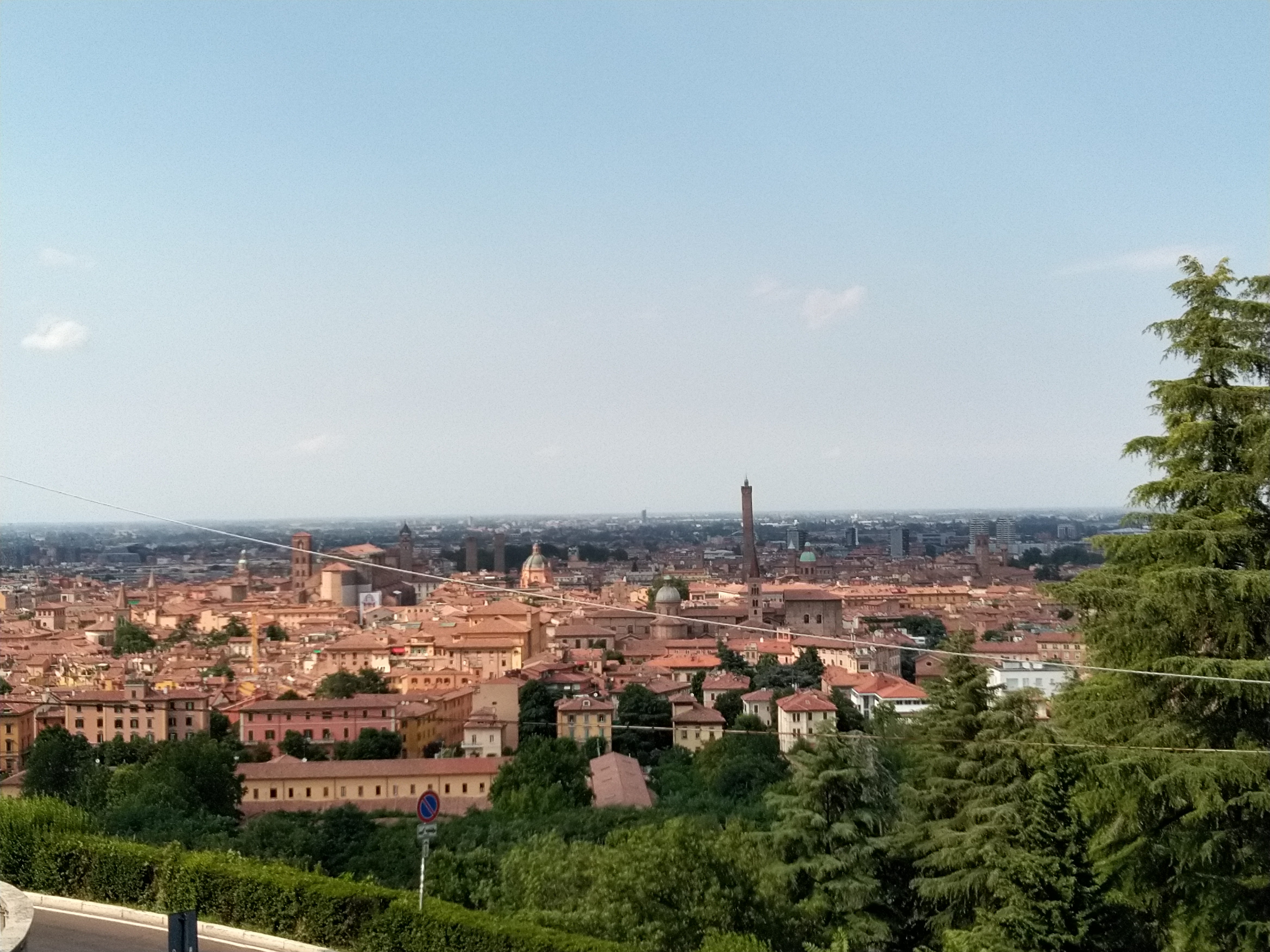 Vista sul centro di Bologna da San Michele in Bosco, Emilia Romagna, Italia