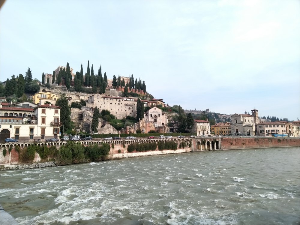 La vista su Castel San Pietro, raggiungibile in funicolare, a Verona, Veneto