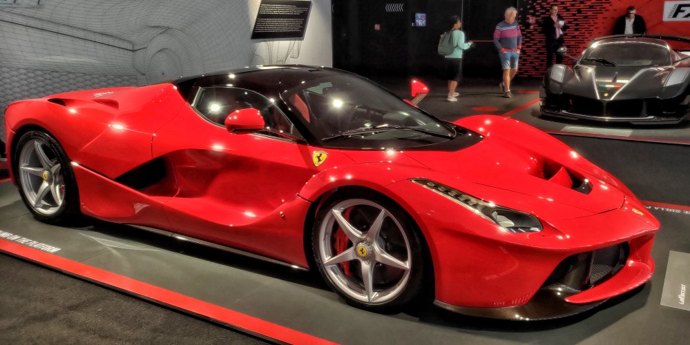 Una Ferrari esposta al Museo Ferrari di Maranello, Emilia Romagna