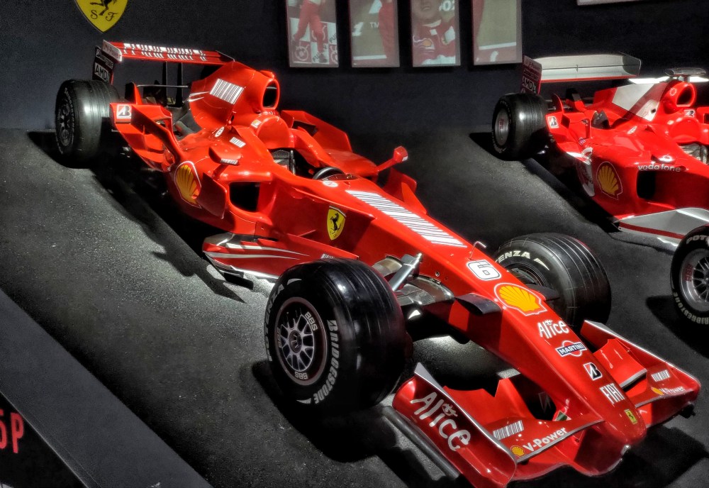 Una delle ultime Ferrari utilizzate negli ultimi anni per i GP di Formula 1 esposta al Museo Ferrari di Maranello
