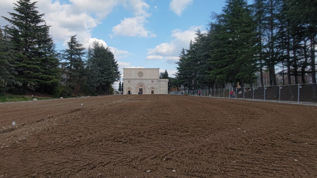 La Basilica di Collemaggio, sede della Perdonanza Celestiniana, a L'Aquila, in Abruzzo 