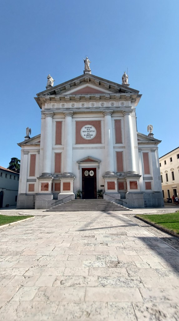 Il Duomo di Santa Maria Assunta, una delle cose da vedere a Castelfranco Veneto. Qui è conservata l'unica pala d'altare di Giorgione. Castelfranco