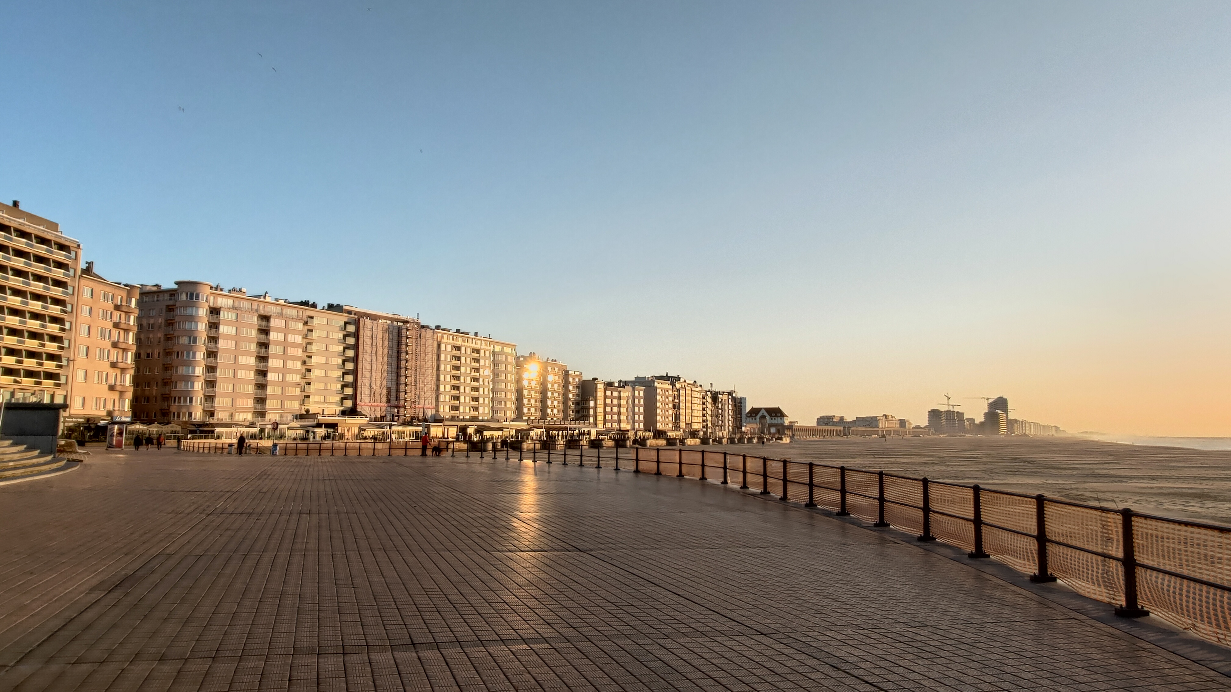 Il lungomare e la spiaggia di Oostende, sulla costa del Belgio