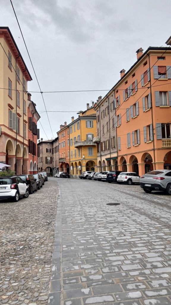 Strada del centro di Modena, Emilia Romagna