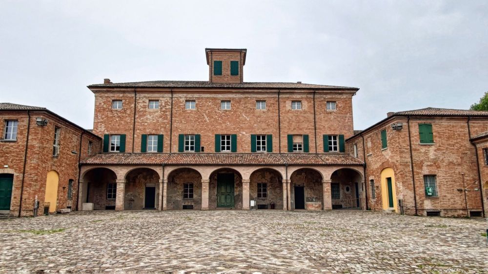 Villa Torlonia, uno dei luoghi del poeta romagnolo Giovanni Pascoli. La villa è parte del Parco della Poesia Pascoli e si trova a San Mauro Pascoli, in Emilia Romagna