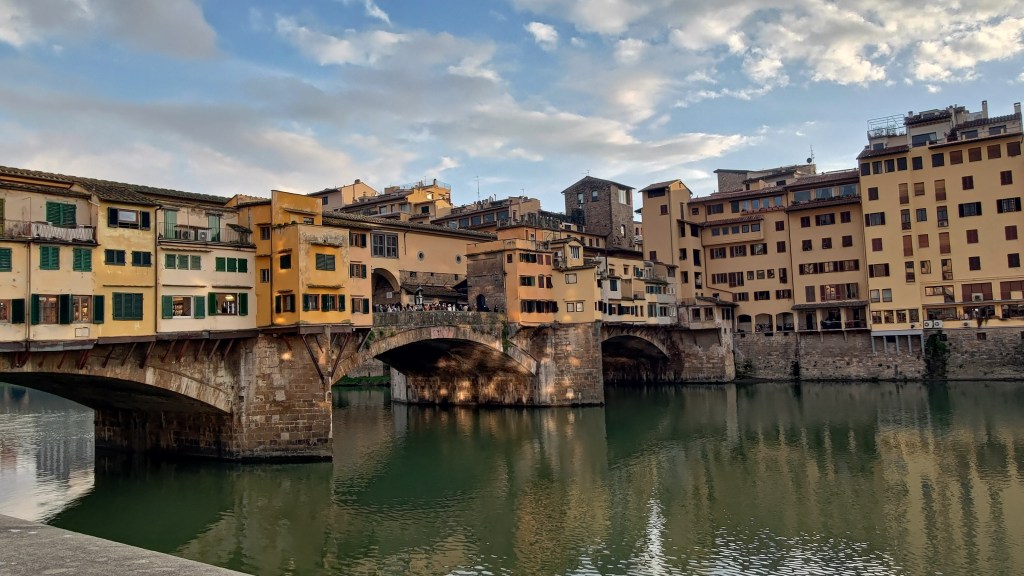 Ponte Vecchio, simbolo di Firenze, sul fiume Arno