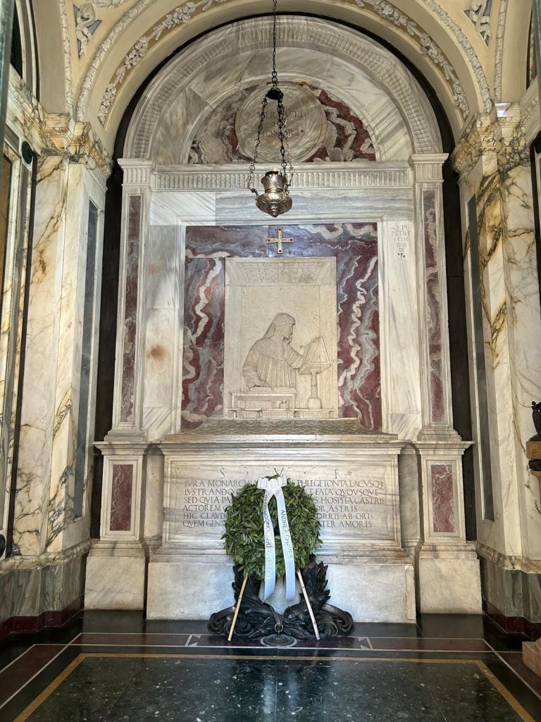 La tomba di Dante Alighieri a Ravenna, in Emilia Romagna