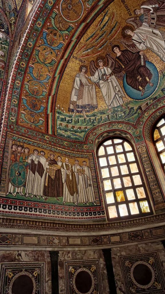Dettaglio dei mosaici bizantini all'interno della Basilica di San Vitale a Ravenna, in Emilia Romagna