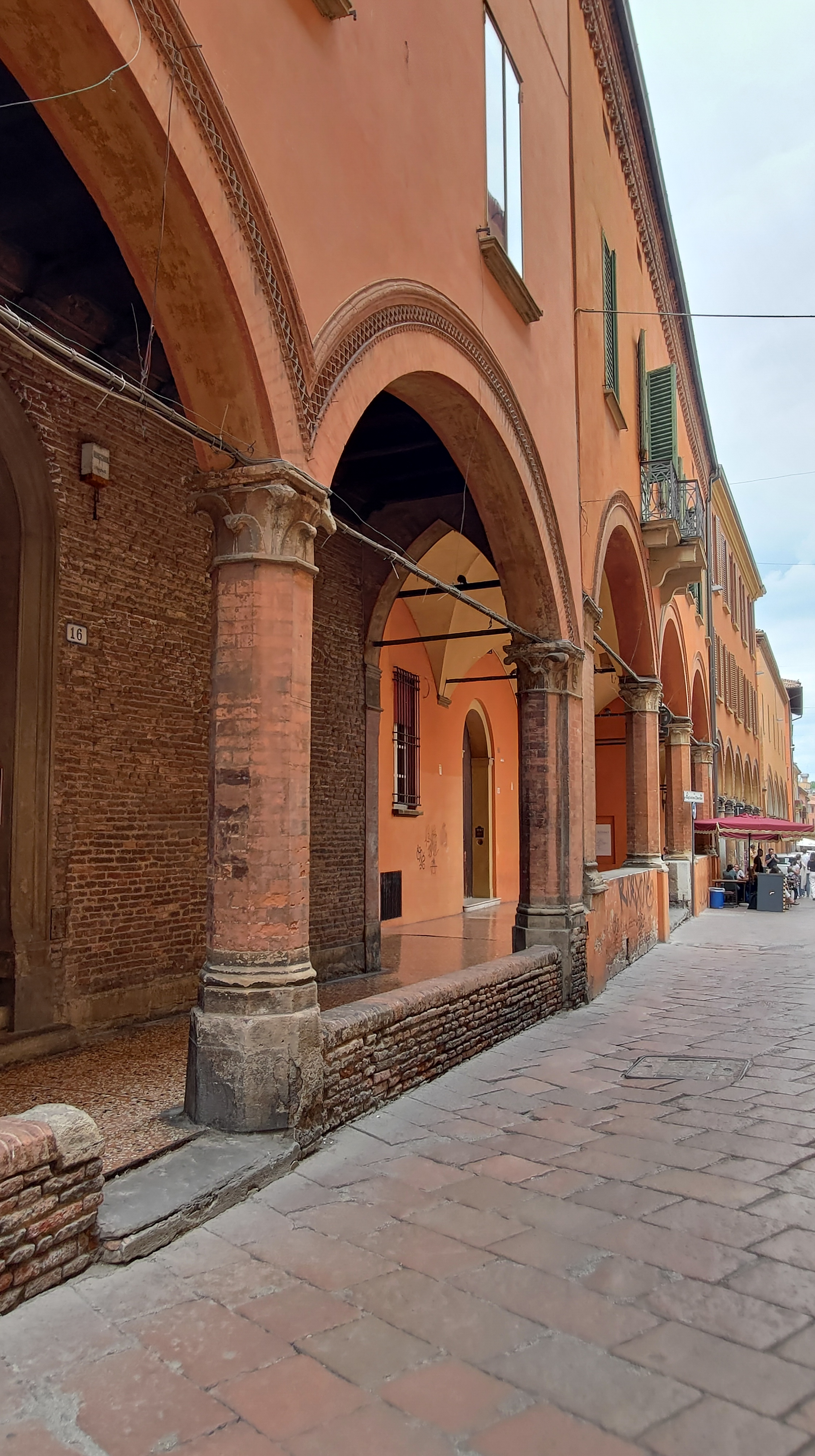 I rossi portici di Bologna patrimonio dell'umanità