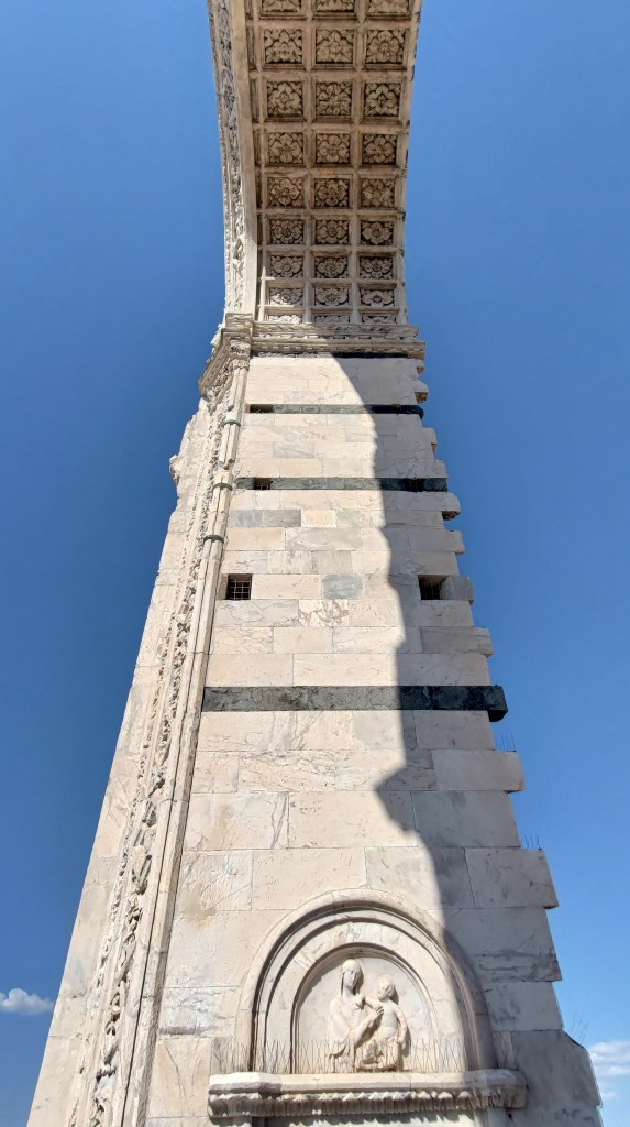 Particolare della facciata incompleta del Duomo Nuovo di Siena