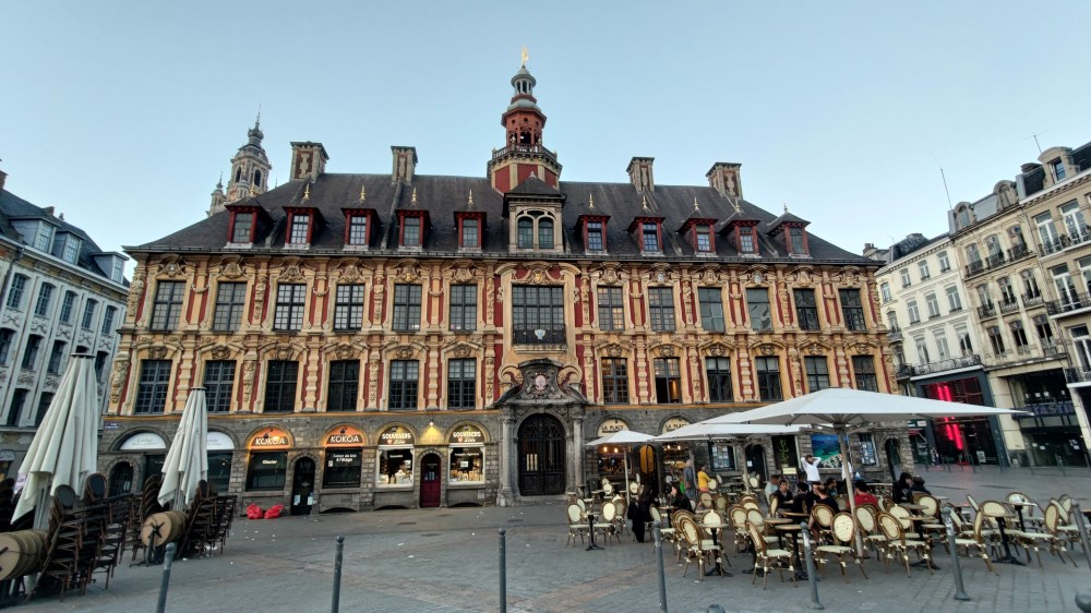 L'edificio della Vieille bourse di Lille, in Francia