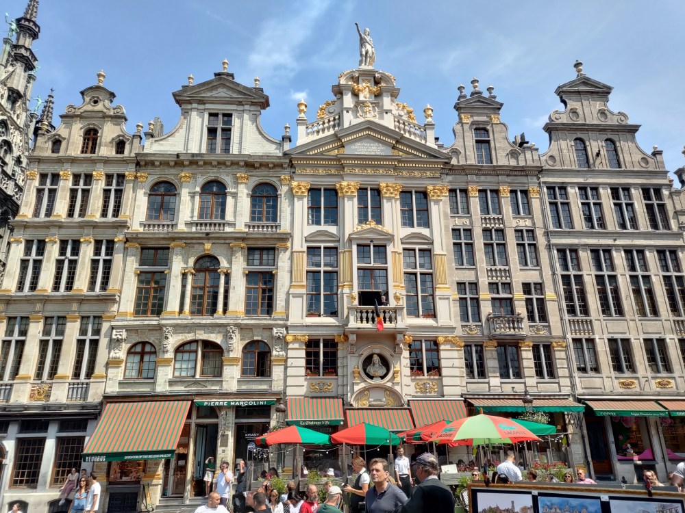 Alcuni degli edifici affacciati sulla Grand Place di Bruxelles, Belgio