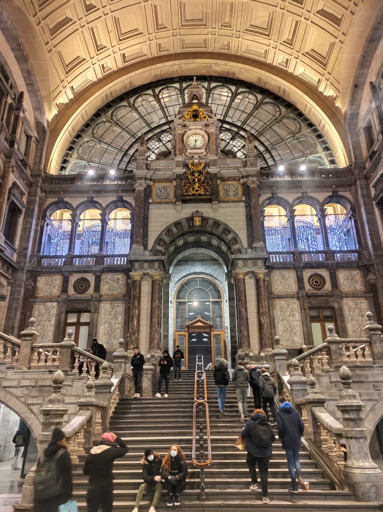Antwerpen-Centraal, la stazione ferroviaria di Anversa, Belgio