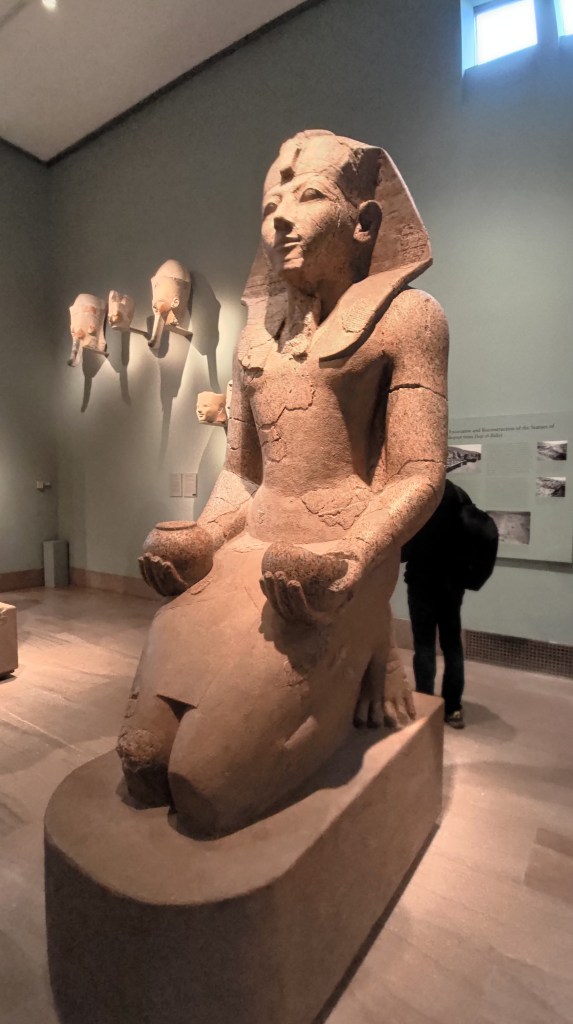 Statua della regina Hatshepsut inginocchiata, MET, New York