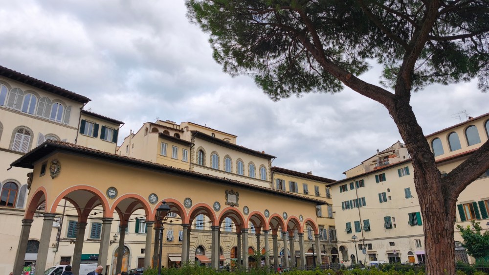 La Loggia del Pesce progettata dal Vasari in Piazza dei Ciompi a Firenze