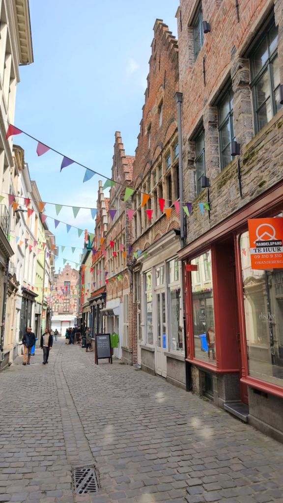 Vie del centro storico di Gent, Fiandre, Belgio
