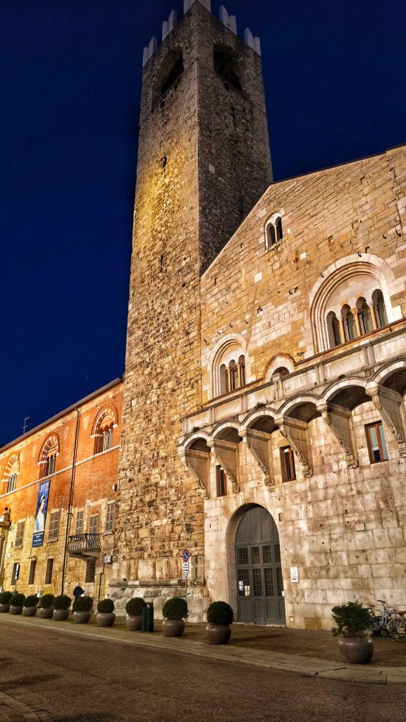 Il Palazzo del Broletto in Piazza Paolo VI, Brescia