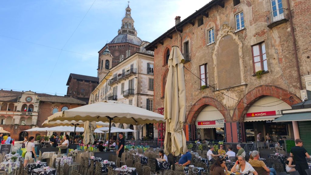 Scorcio su Piazza della Vittoria, Pavia, Lombardia